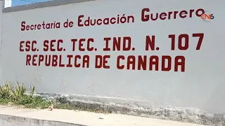 Alumnos y padres exigen techado para la Secundaria Técnica 107 antes de la clausura