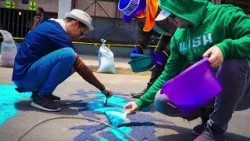 Preparativos para alfombra en el centro histórico Preparativos para alfombra en el centro histórico