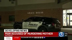 Мужчину обвиняют в убийстве матери в жилом комплексе для пожилых людей в Уотербери.