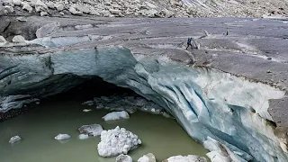 Quattro metri di ghiaccio spariti in un mese: l'allarme sul ghiacciaio del Rodano