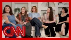 «Традиционные жёны», покидающие христианские националистические общины с жёстким контролем. «Традиционные жёны», покидающие христианские националистические общины с жёстким контролем.