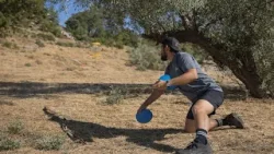 Así es el disc golf, el novedoso deporte que "engancha" a Madrid