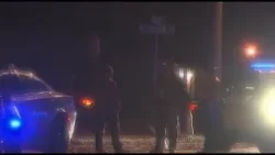 Полицейский из Мемфиса госпитализирован после того, как его сбила машина во время погони.