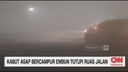 Kabut Asap Bercampur Embun Tutupi Ruas Jalan