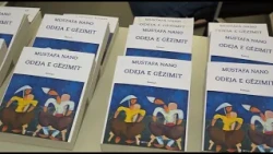 Shqipëria e 2030 me Kryeministre grua, Mustafa Nano provokon me romanin e ri “Odeja e Gëzimit”