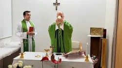 Ватикан опубликовал первые фото Папы Льва XIV после операции на лёгком