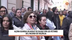 Alzira guarda un minut de silenci per les víctimes de l'incendi de València