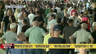 Përfundojnë fjalimet te Kryeministria, protestuesit nisin marshimin në rrugët e Tiranës
