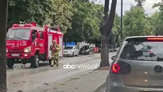 Moti i keq në Elbasan/ Çahet asfalti i rrugës në afërsi të urës së Shkumbinit, bllokohet qarkullimi