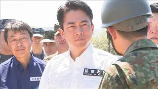 Defense Minister Koizumi visits Kumamoto earthquake disaster area; pledges to continue bathing su...
