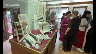 Изложба „Ракотворница“- оживување на традиционалното ткаење преку спој на минатото и современ дизајн
