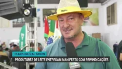 Produtores de leite entregam manifesto com reivindicações durante a Itaipu Rural Show