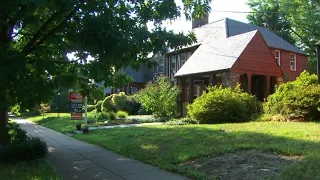 Homes are sitting on the market longer as sellers outnumber buyers