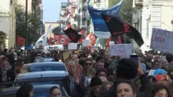 Bagnoli in migliaia alla marcia di protesta: No all'America's Cup calata dall'alto