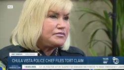 Начальник полиции Чула-Висты Роксана Кеннеди подала иск против города о возмещении ущерба.