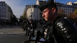 Gaz lacrymogènes et feux d'artifice lors de la manifestation étudiante qui dégénère à Paris