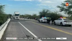 Camionetas impactan con un tráiler en Escuinapa