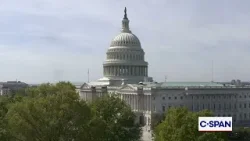 Демократы пытаются принять резолюцию о военных полномочиях. Демократы пытаются принять резолюцию о военных полномочиях.