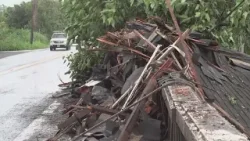 Штормы нанесли ущерб имуществу на Гавайях, и ожидаются новые дожди. Штормы нанесли ущерб имуществу на Гавайях, и ожидаются новые дожди.