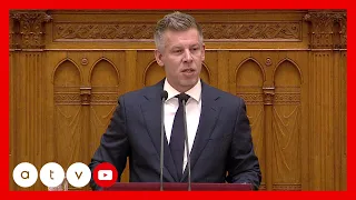 Magyar Péter a parlamentben adott tájékoztatást a paksi helyzetről és a nukleáris biztonságról