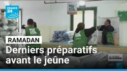 Le mois du Ramadan commence : derniers préparatifs pour les musulmans du monde entier • FRANCE 24