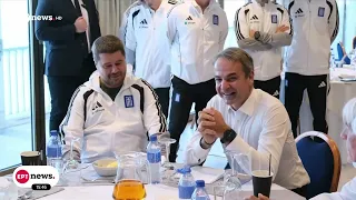 Την Εθνική επισκέφθηκε ο Μητσοτάκης: «Εκπλήξατε πολλούς, αλλά όχι τους εαυτούς σας»