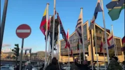 Genova Antifascista, in segno di vicinanza a Gaza bruciata la bandiera Usa