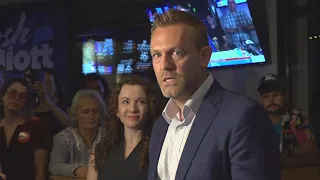 Josh Elliott speaks at primary watch party after Lamont's projected win