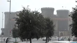 Allerta arancione: strade allagate, traffico in tilt e scuole chiuse per maltempo