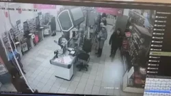 В Иванове мужчина с ножом попытался вынести из магазина корзину продуктов В Иванове мужчина с ножом попытался вынести из магазина корзину продуктов