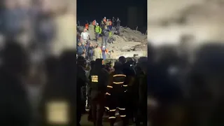 Rescuers search for survivors after Venezuela earthquakes | The latest