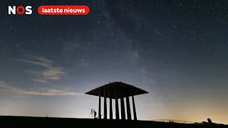 Sterrenregen en satellieten te zien bij de tempel van Marrum in Friesland
