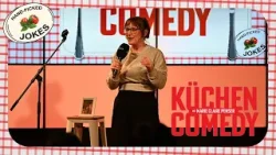 Als griechische, oberflächliche Frau - Eli Karacho | Küchen Comedy