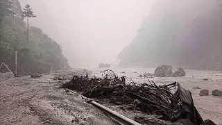 Nepal'de Nuwakot'u vuran sel ve heyelanlar: Yüzlerce kişi kayıp