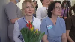 Участники СВО поздравили с праздником весны медиков ведущего реабилитационного центра Приморья.