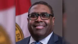 Городские власти объявили об уходе на пенсию многолетнего управляющего городом Далласа.