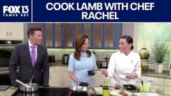 Звезда реалити-шоу, шеф-повар Рэйчел, готовит жареную баранью корейку.