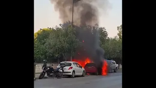 Φωτιά σε αυτοκίνητο στην Οδό Βενιζέλου στην Νέα Ιωνία Βολου