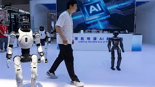 Humanoid robotok csapnak össze Sanghajban a viadal éjszakáján