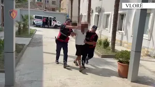 I fshehur në bagazhin e makinës, momenti kur arrestohet Sokrat Vata. Me të dhe dy shtetas turq