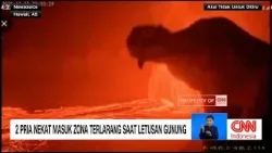 2 Pria Nekat Masuk Zona Terlarang Saat Letusan Gunung 2 Pria Nekat Masuk Zona Terlarang Saat Letusan Gunung