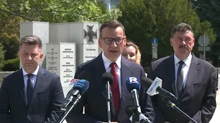 Morawiecki oddaje medal i grzmi: „Koniec z chowaniem głowy w piasek! Wołyń to było ludobójstwo!”