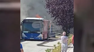 Καβάλα: Φωτιά σε αστικό λεωφορείο στο πάρκινγκ του Νοσοκομείου