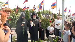 Անկախության օրը Հայոց Հայրապետը այցելեց Եռաբլուր զինվորական պանթեոն