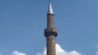 XHAMIA E ARASTËS  MONUMENT I RENDESISHËM ME TRASHIGIMI TË PASUR