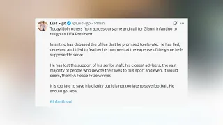 El exfutbolista Luis Figo pide la dimisión de Infantino