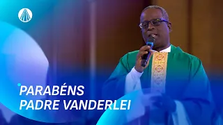 Padre Vanderlei Sousa se emociona com surpresa especial de aniversário | Sábado no Santuário