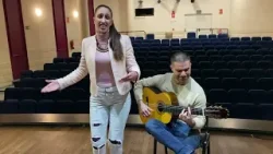 Muma y la rumba ‘Los arquitos de la casa’, homenaje a Andalucía 