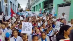Los niños de Santa Clara también desfilan en nombre del Apóstol