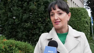 Over 30-meter mast between houses. Residents are protesting, and the investor must revise the pro...